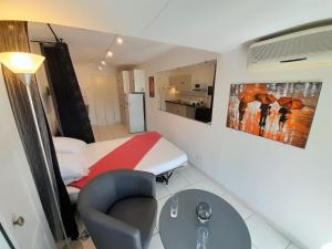 Kuchyňa alebo kuchynka v ubytovaní Studio Village Naturiste Angel