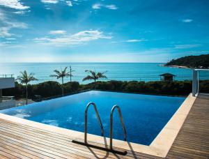 Bazén v ubytování Reserva Praia Hotel nebo v jeho okolí