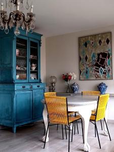A seating area at Sun And Chic Malaga