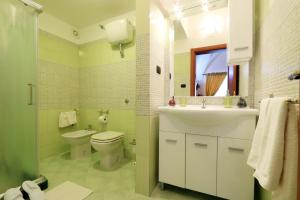 Koupelna v ubytování B&B La Villa