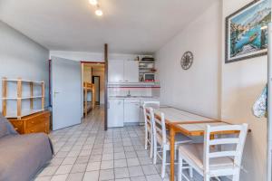 Kuchyň nebo kuchyňský kout v ubytování Granges 9 - Appartement Vue