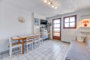 Kuchyň nebo kuchyňský kout v ubytování Granges 9 - Appartement Vue