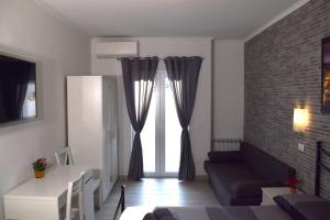 TV/trung tâm giải trí tại Sweet dream Rome airport rooms