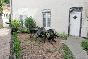 Fotografia z galérie ubytovania Studio charmant à Néris-les-Bains, 20 m², avec terrasse C v destinácii Néris-les-Bains