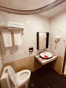 Koupelna v ubytování Nam Cường X Hotel