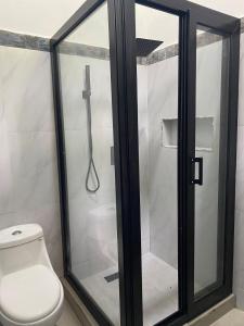 Vannituba majutusasutuses House with pool IM