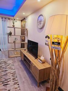 Μια τηλεόραση ή/και κέντρο ψυχαγωγίας στο Peaceful, warm and cosy