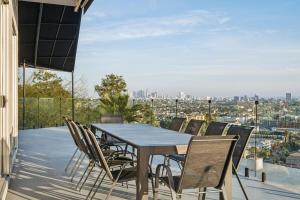 Ban công/sân hiên tại Hollywood Hills Luxury Nest