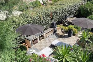 Vonkajšia záhrada v ubytovaní Maison chaleureuse au cœur des Calanques de Marseille + jardin.