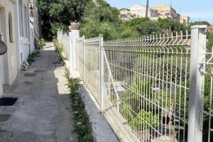 Fotografia z galérie ubytovania Maison chaleureuse au cœur des Calanques de Marseille + jardin. v destinácii Marseille