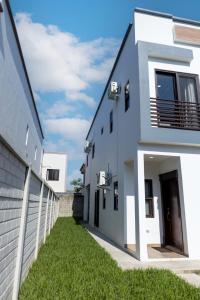 Το κτήριο όπου στεγάζεται  η παραθεριστική κατοικία