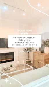ein Wohnzimmer mit Kamin in der Unterkunft Évoca Home in Córdoba