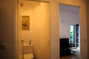 Ένα μπάνιο στο Casa Tio Albino I, By OP +11 φωτογραφίες