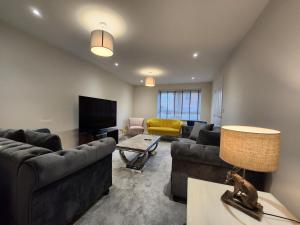 Posezení v ubytování Rated 5 Star! Perfect For Business, Leisure And Relocation