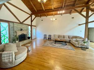 Gallery image of Harmony Pines, Stunning Retreat Center on 25 acres in Smithville +26 photos