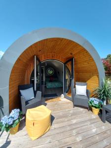 Posezení v ubytování Seren Garden Pod + 21 fotografií