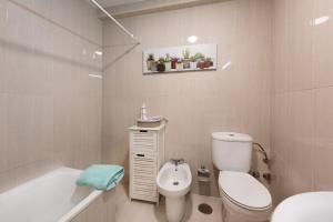 A bathroom at Apartamento Centro Santiago