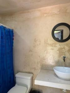 Ένα μπάνιο στο Tree House Tulum