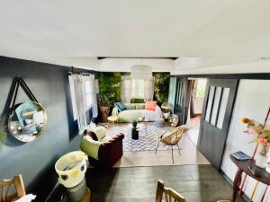 Istumisnurk majutusasutuses OASIS Suite