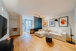 Posezení v ubytování Luxurious 105m2 Penthouse in Prime Location 4 Bedroms & Balcony