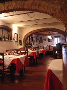Restaurace v ubytování Borgo San Donino