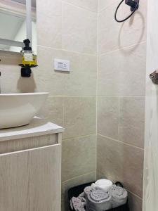 A bathroom at Hotel a resting place 1 AEROPUERTO