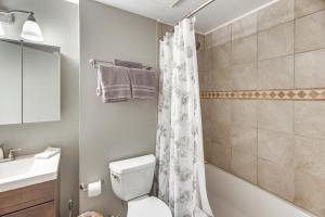Ένα μπάνιο στο Private Yard, Walk to River Buena Vista Retreat! +24 φωτογραφίες