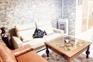 Posedenie v ubytovaní Charming house with private pool and mountain view