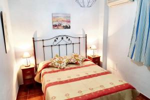 Posteľ alebo postele v izbe v ubytovaní Charming house with private pool and mountain view