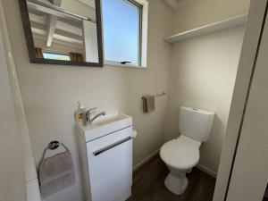 Afbeelding uit fotogalerij van Waikawa Bay Self Contained Cabins in Picton