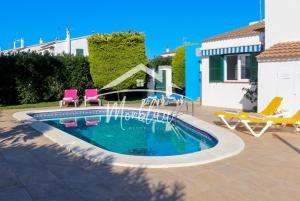 The swimming pool at or close to ViLLA DESI