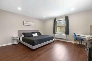 Rúm í herbergi á Radiance - 4BR Single Level Home