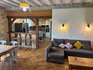 Kuchyň nebo kuchyňský kout v ubytování Maison de charme avec piscine chauffée