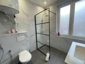 Baðherbergi á Cozy City Escape