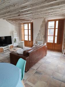 TV a/nebo společenská místnost v ubytování RUSTIC Home