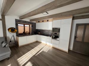 Kuchyňa alebo kuchynka v ubytovaní UNTERBERG Apartment