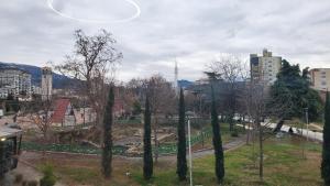 Nespecifikovaný výhled na destinaci Elbasan nebo výhled na město při pohledu z apartmánu + 11 fotografií
