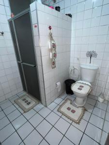 Koupelna v ubytování Quarto aconchegante