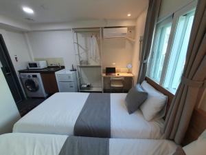 Beyond Residence Jongnoにあるキッチンまたは簡易キッチン