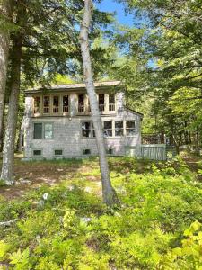 Κήπος έξω από το HIGHLAND LAKE COTTAGE LIMIT 8 home +20 φωτογραφίες