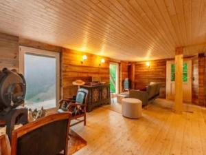 Fotografie z fotogalerie ubytování Chalet in Gstaad near Ski Slopes v destinaci Rossinière