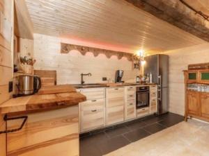 Fotografie z fotogalerie ubytování Chalet in Gstaad near Ski Slopes v destinaci Rossinière