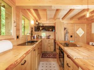 Fotografie z fotogalerie ubytování Chalet in Rossiniere near Glacier & Lake v destinaci Rossinière