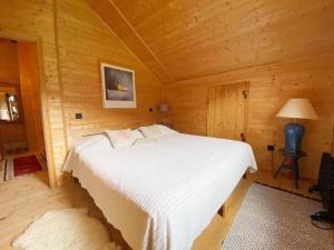 Fotografie z fotogalerie ubytování Chalet in Rossiniere near Glacier & Lake v destinaci Rossinière