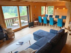 Fotografie z fotogalerie ubytování Chalet in Rossiniere near Glacier & Lake v destinaci Rossinière