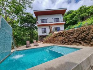 Bazén v ubytování Pinilla Highlands Incredible mountain views nebo v jeho okolí