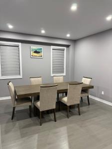Gallery image of 4-Bdrm Comfort with Fireplace mins from Downtown in Port Colborne +16 photos