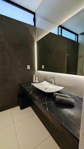 Koupelna v ubytování BNAYAR Tortugas 38, con acceso al Club de Playa