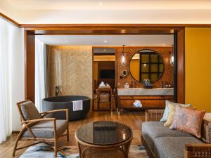 Hotel Indigo Bintan Lagoi Beach by IHG的休息区