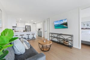 Kuchyň nebo kuchyňský kout v ubytování Oceanfront Renovated Getaway in Waikiki